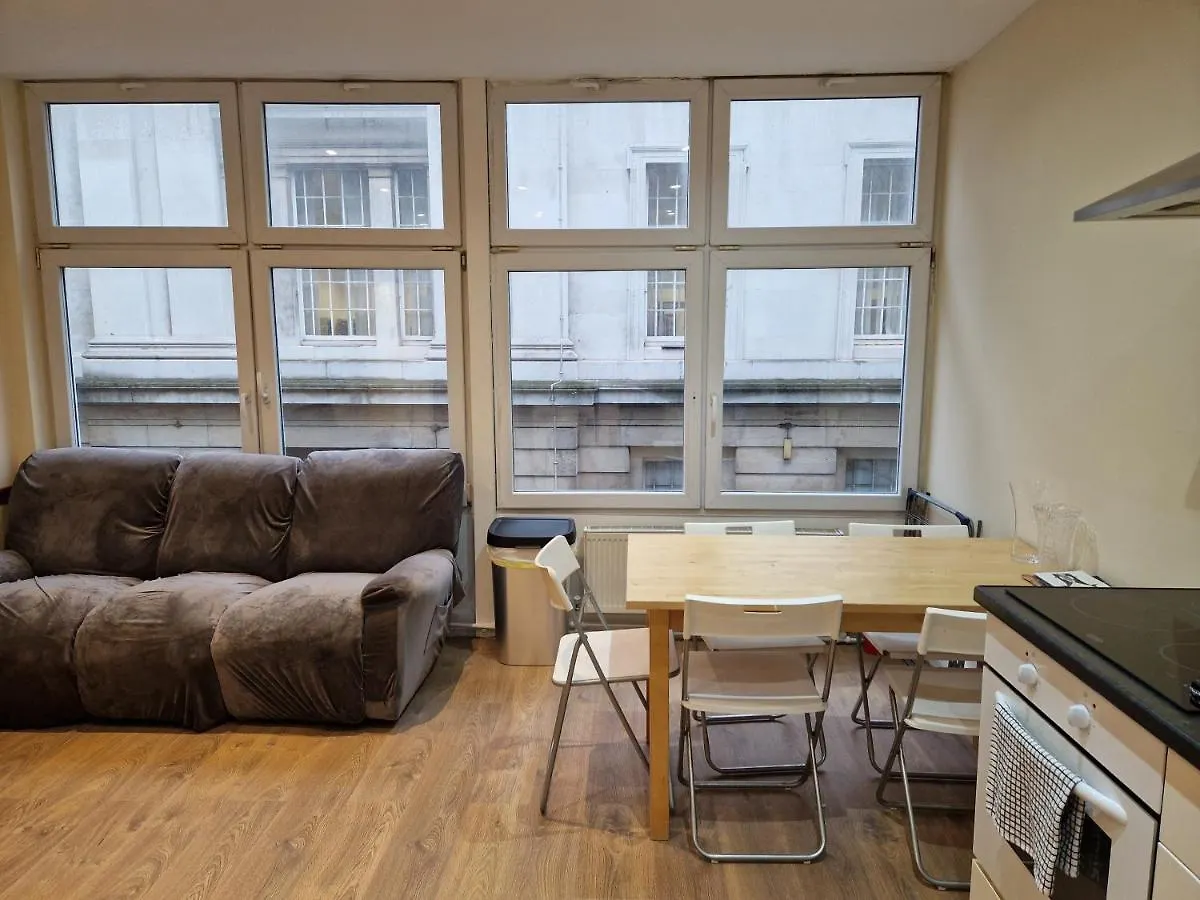 Homestay Affordable Rooms In Shared Flat, London Bridge