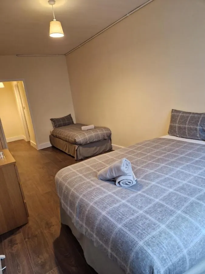 Affordable Rooms In Shared Flat, London Bridge Homestay