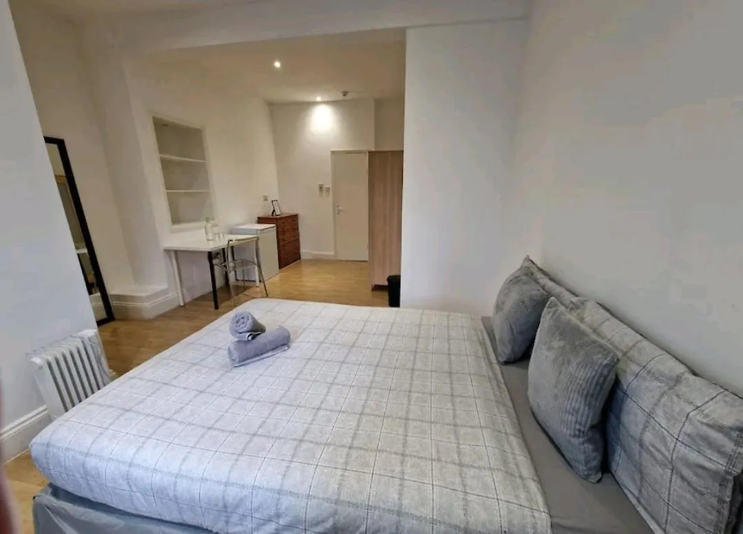 Homestay Affordable Rooms In Shared Flat, London Bridge