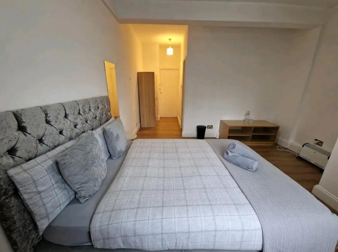 Homestay Affordable Rooms In Shared Flat, London Bridge