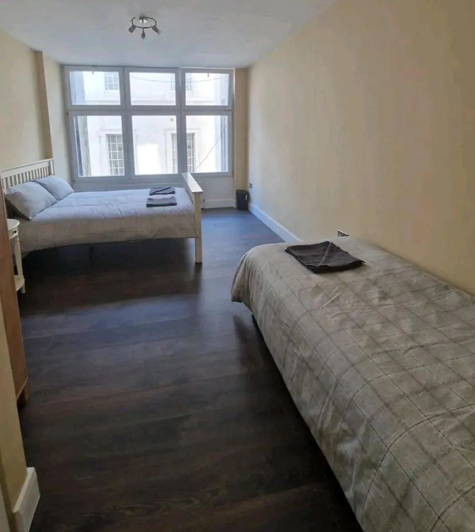 Affordable Rooms In Shared Flat, London Bridge 0*,
