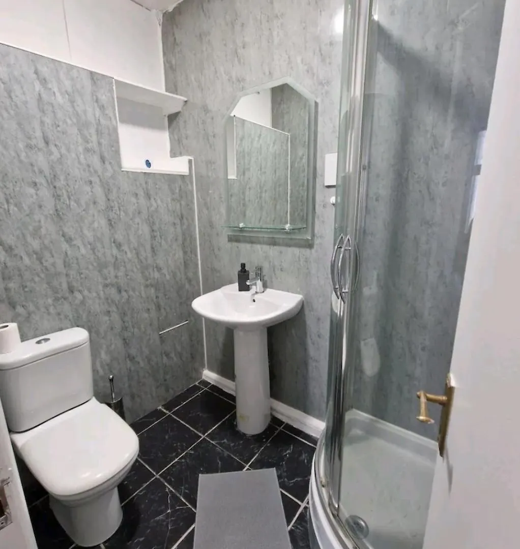 Affordable Rooms In Shared Flat, London Bridge