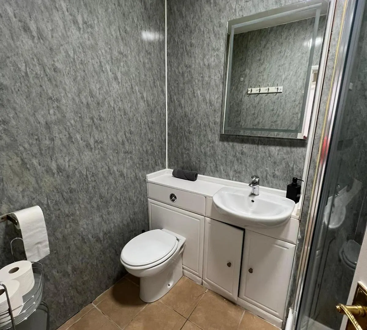 Affordable Rooms In Shared Flat, London Bridge Homestay